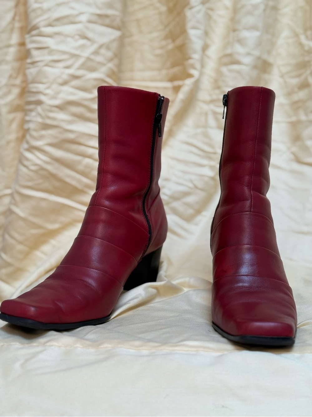 Liz Claiborne Women's Red Leather Mid-Calf Boots. Reheeled & reconditioned! - Picture 11 of 14
